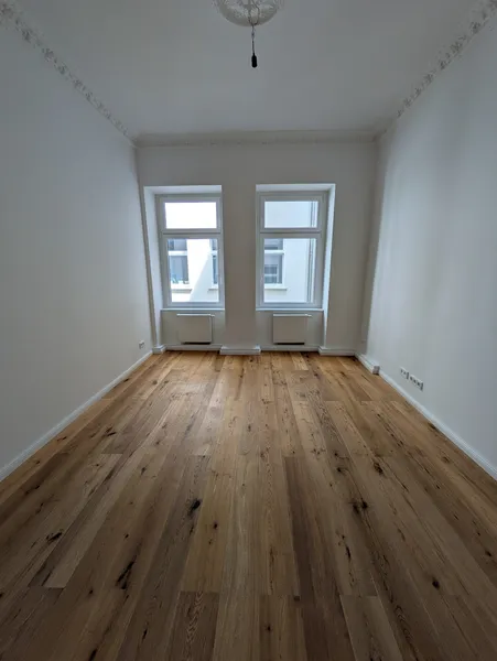 Wohnen am Hotspot Torstraße - Singlefreundliche Wohnung mit Einbauküche — photo 1